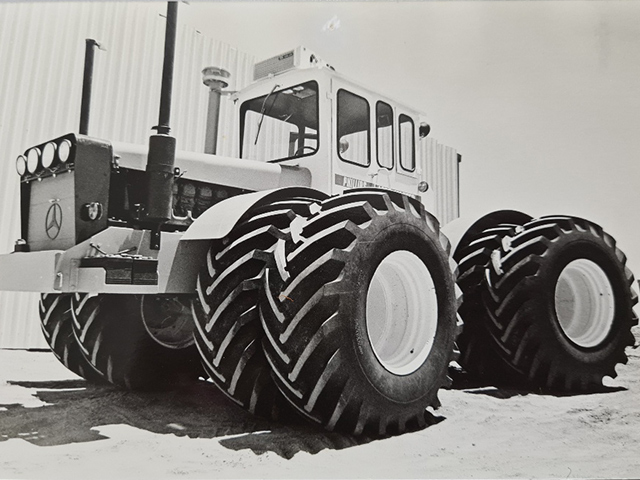 Acremaster tractor